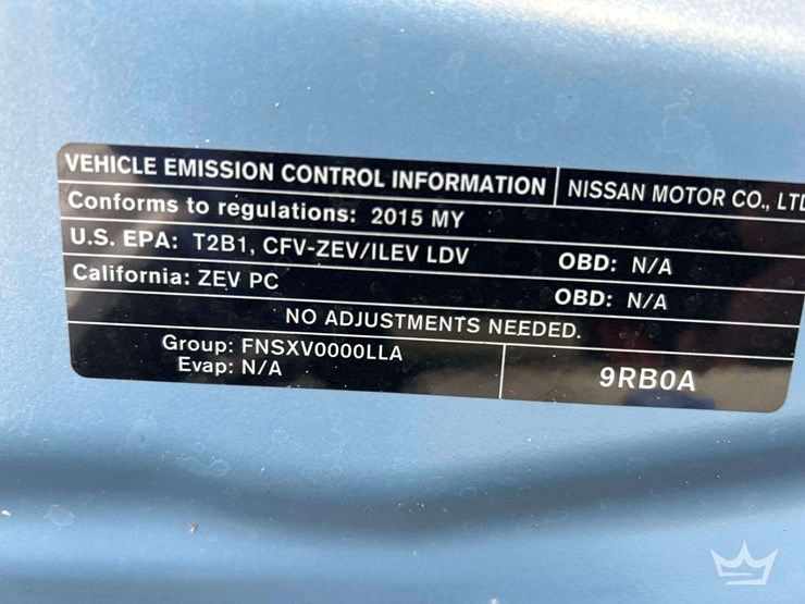 2015-nissan-leaf-hatchback-image-10