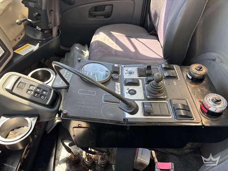 2015-international-durastar-4300-image-16