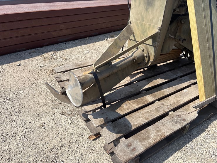 #8042-•-beaver-tail-boat-motor,-vanguard-image-5