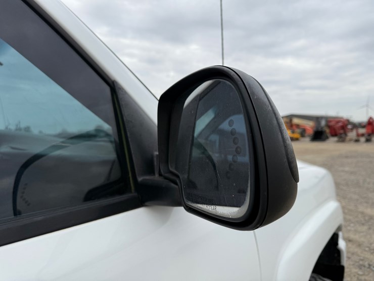 2005-gmc-2500-image-34