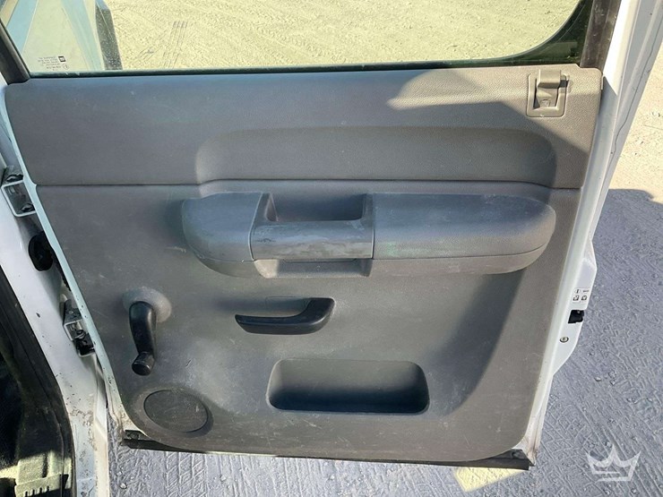 2009-chevrolet-silverado-2500-image-21