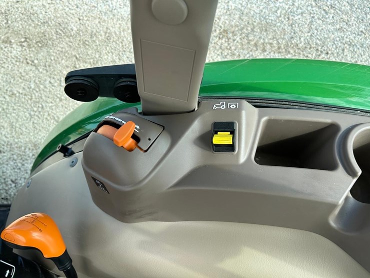 2021-john-deere-5055e-image-26