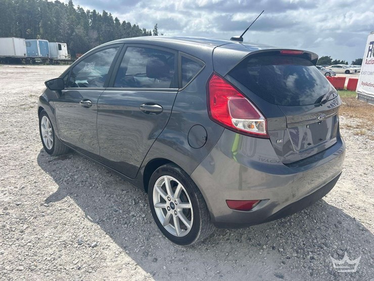 2019-ford-fiesta-se-hatchback-image-4