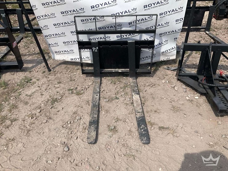 kivel-42in-forks-and-frame-mini-skid-steer-attachment-image-1