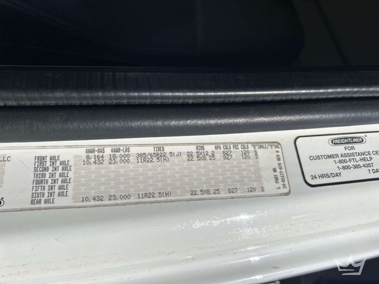 2014-freightliner-114sd-image-6