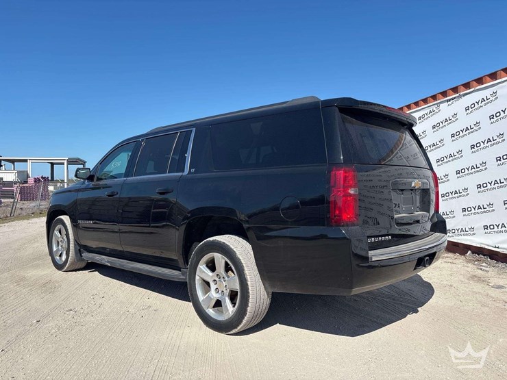 2018-chevrolet-suburban-image-4