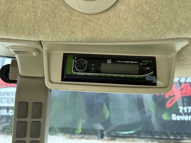 2021-john-deere-5055e-image-27