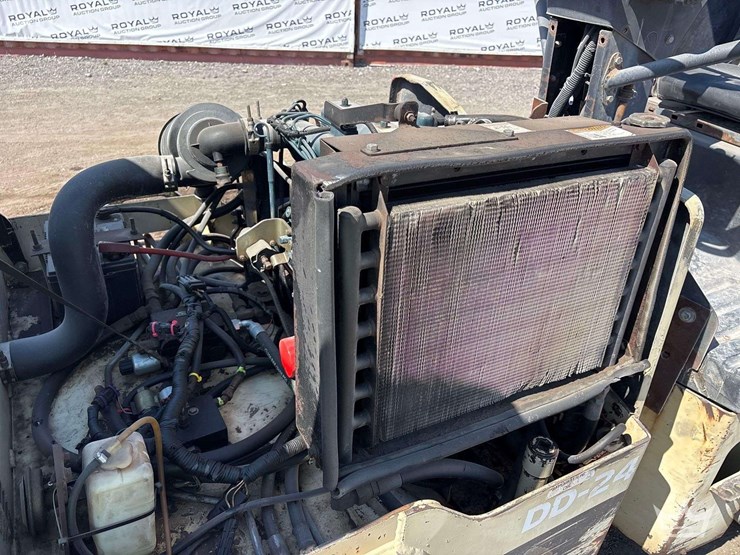 ingersoll-rand-dd-24-tandem-smooth-drum-roller-image-9