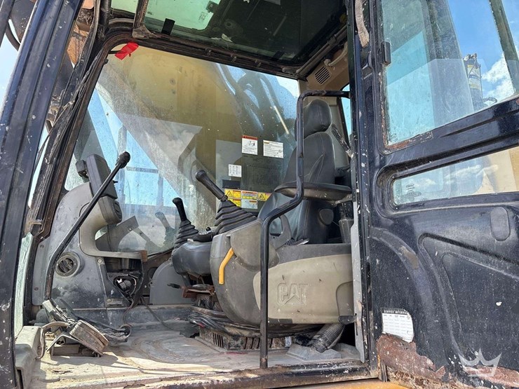 2009-caterpillar-345d-image-13