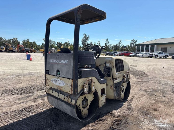 ingersoll-rand-dd-24-tandem-smooth-drum-roller-image-3