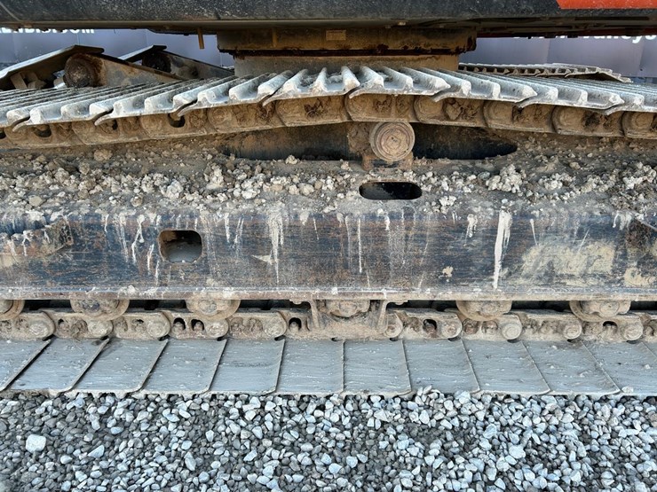 hitachi-zx135us-6-image-20