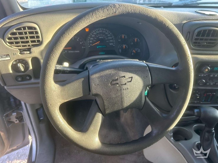 2004-chevrolet-blazer-image-12