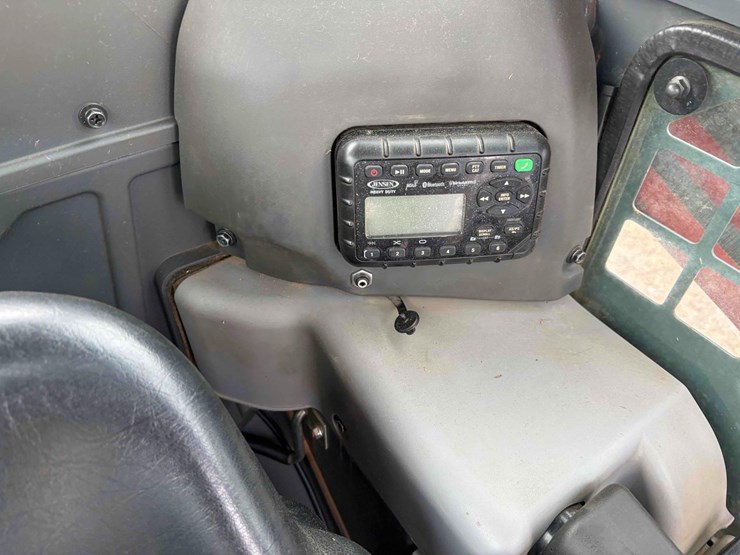 2022-kubota-svl65-2-image-15