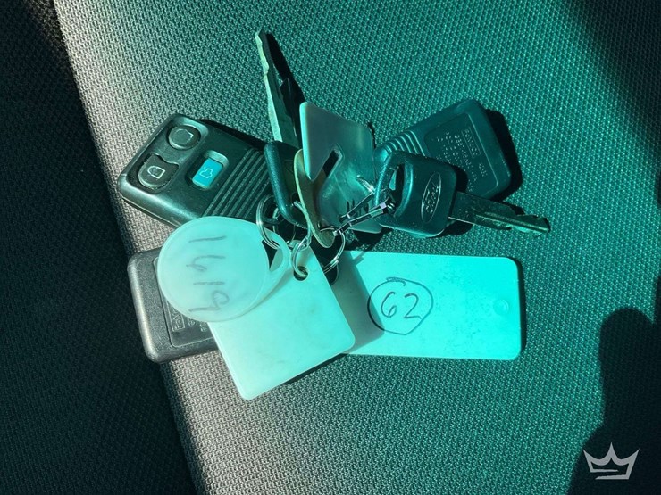 2016-ford-explorer-image-39