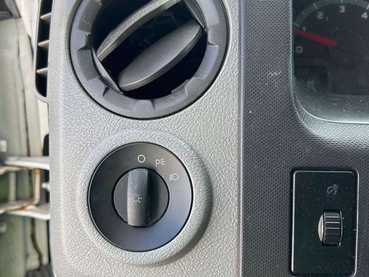 2012-ford-e450-image-13