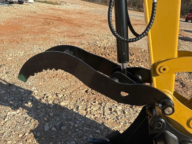 2025-caterpillar-305.5-image-12