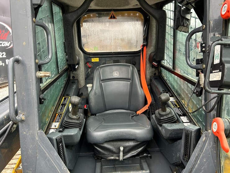 2021-deere-325g-image-20