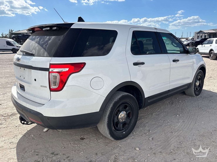 2015-ford-explorer-image-4