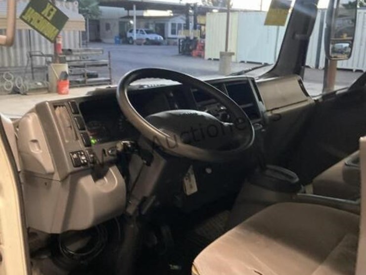 2016-isuzu-npr-image-20