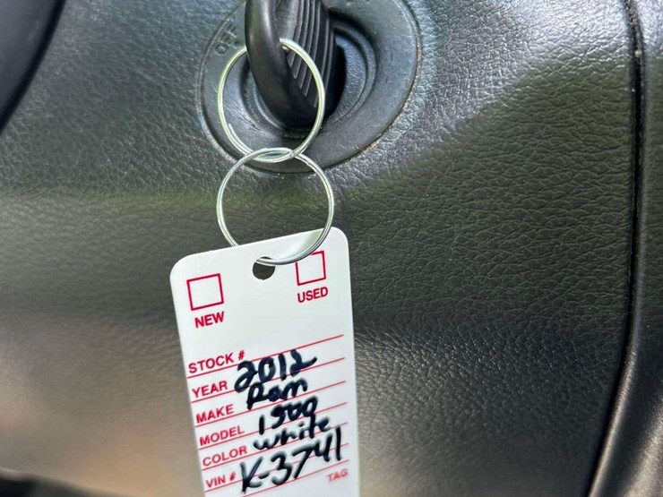 2012-dodge-1500-image-29