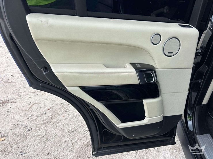 2013-land-rover-range-rover-image-19