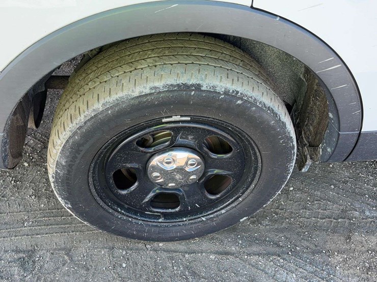 2017-ford-explorer-image-23