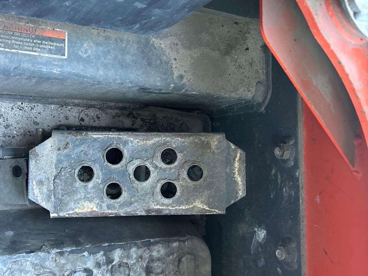 2016-kubota-ssv75-image-12