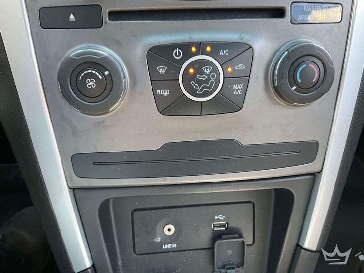 2015-ford-explorer-image-15