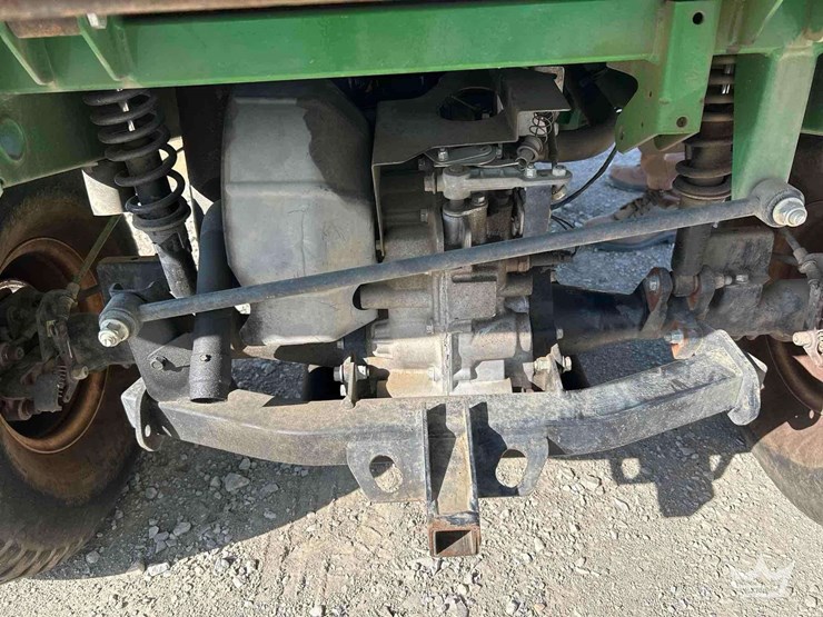 2022-john-deere-gator-image-9