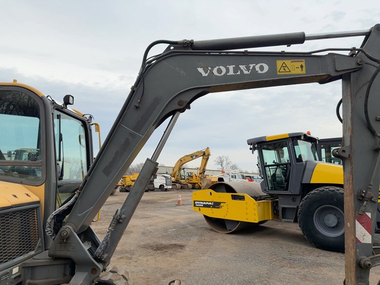 2014-volvo-ecr58d-image-11