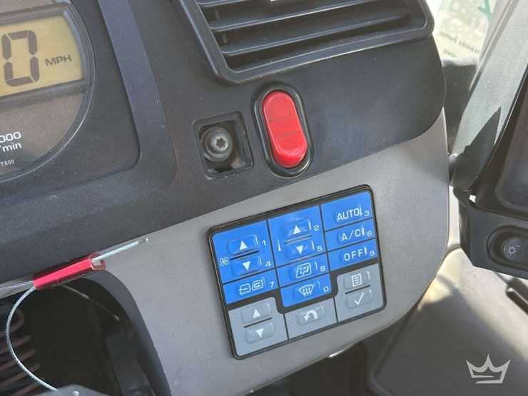 2016-komatsu-wa320-8-image-18