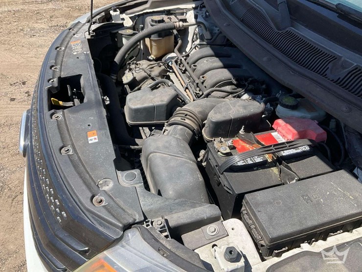 2015-ford-explorer-image-11