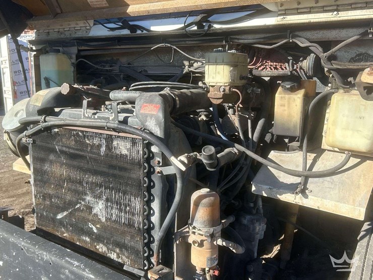 1998-freightliner-mt45-image-10