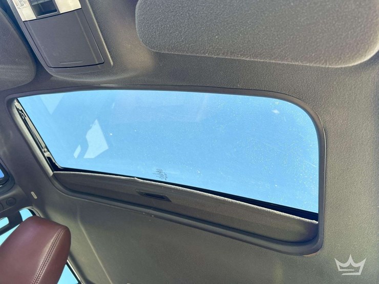 2011-ford-expedition-image-15