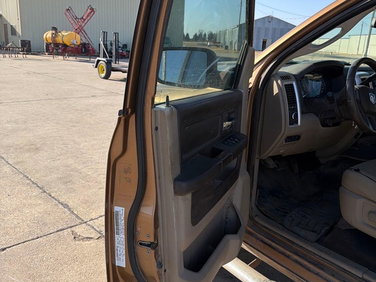 2011-dodge-ram-2500-image-37