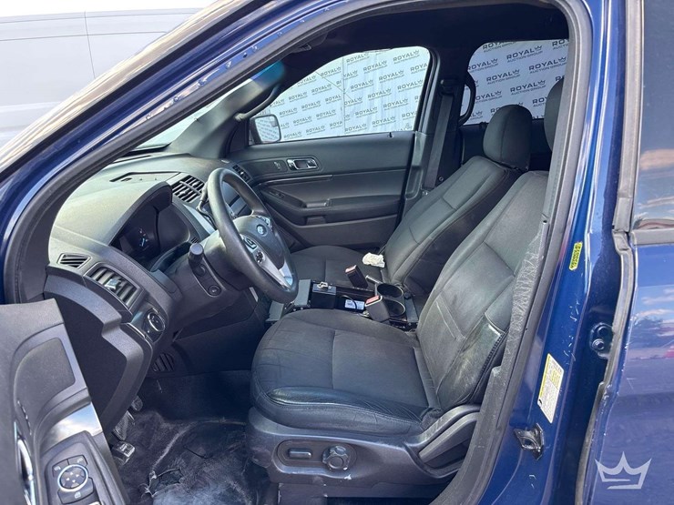 2015-ford-explorer-image-6