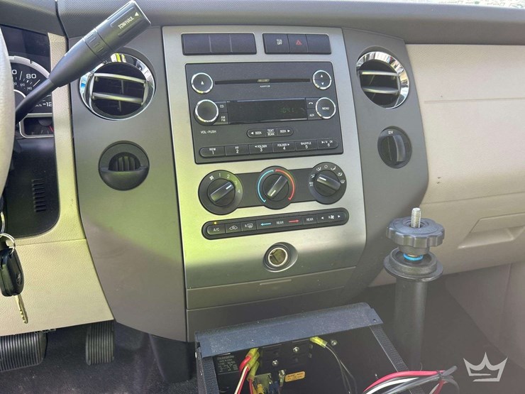 2014-ford-expedition-image-19