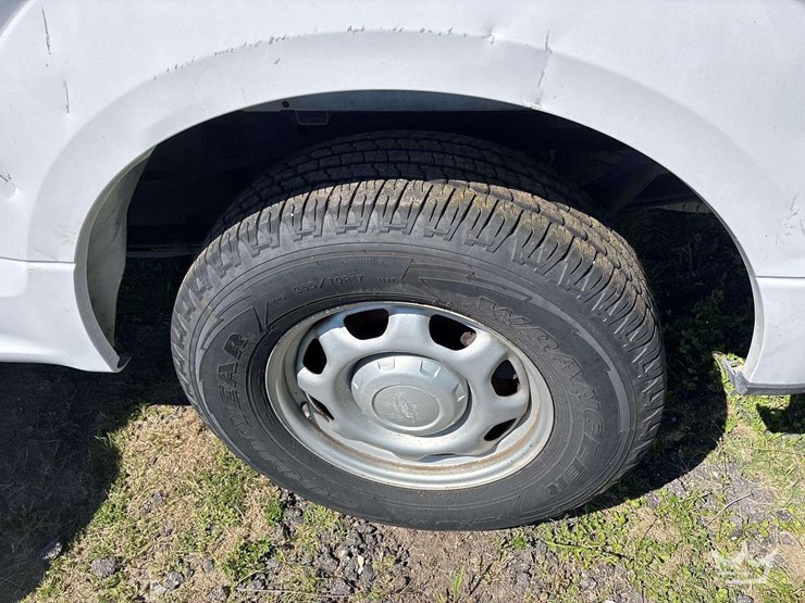 2017-ford-f150-image-12