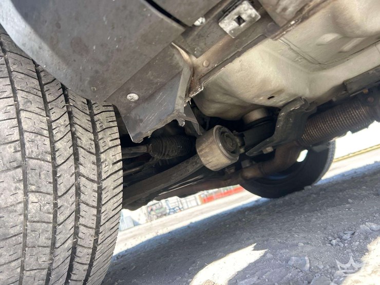 2016-ford-explorer-image-16