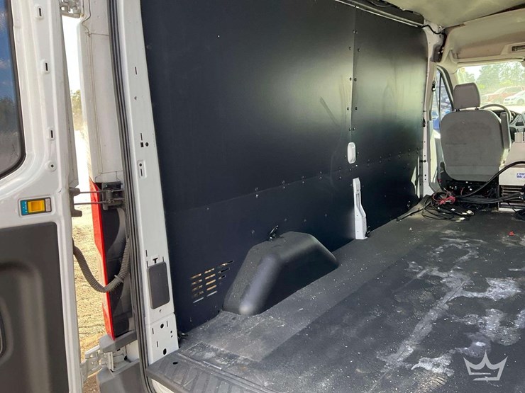 2015-ford-transit-image-32