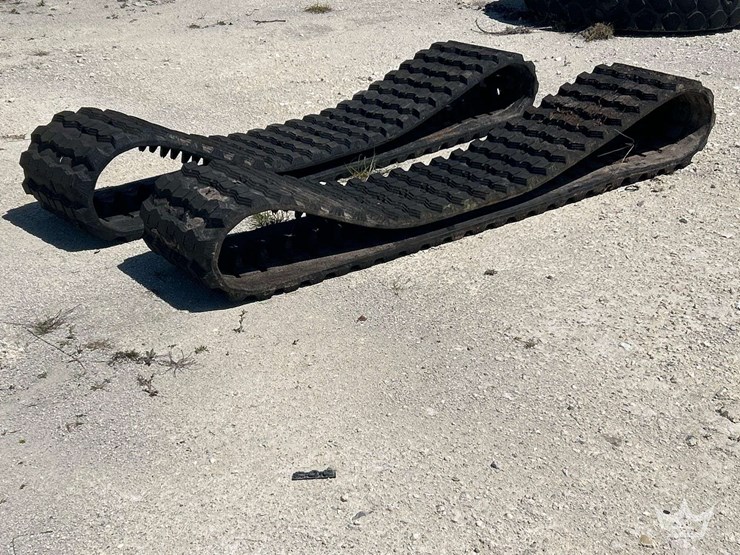 mini-excavator-tracks-image-1