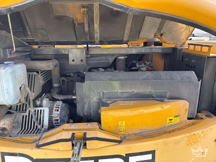 2016-deere-85g-image-10