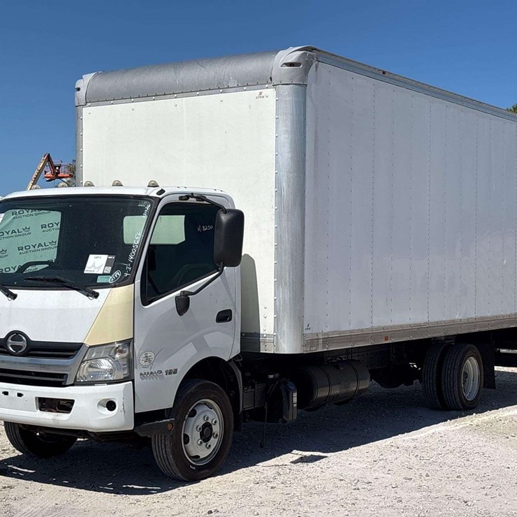 2018 HINO 195