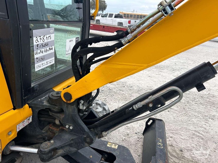 2021-jcb-35z-1-image-18