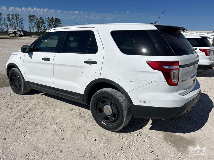 2015-ford-explorer-image-4