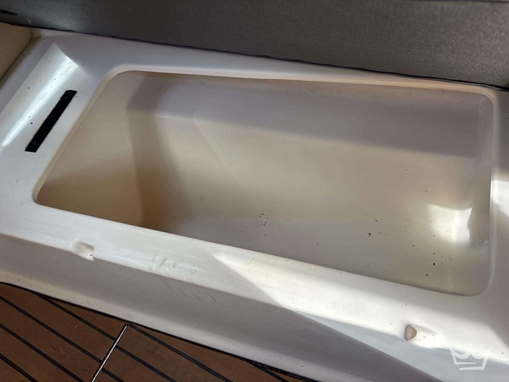 2007-30ft.-regal-30-express-cruiser-boat-with-2010-vantage-t/a-33-ft.-trailer-image-54