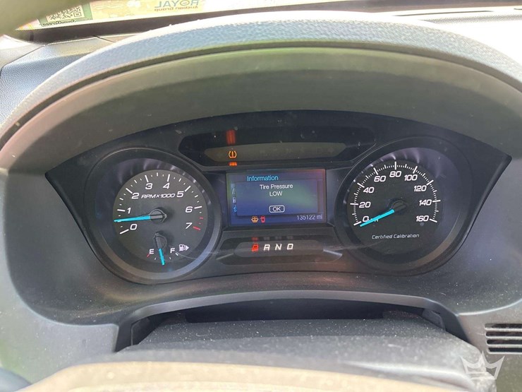 2015-ford-explorer-image-13