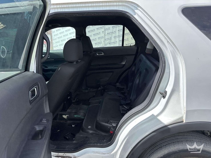 2016-ford-explorer-image-4