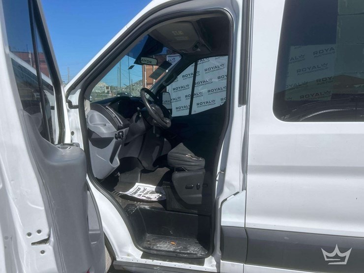 2016-ford-transit-image-12