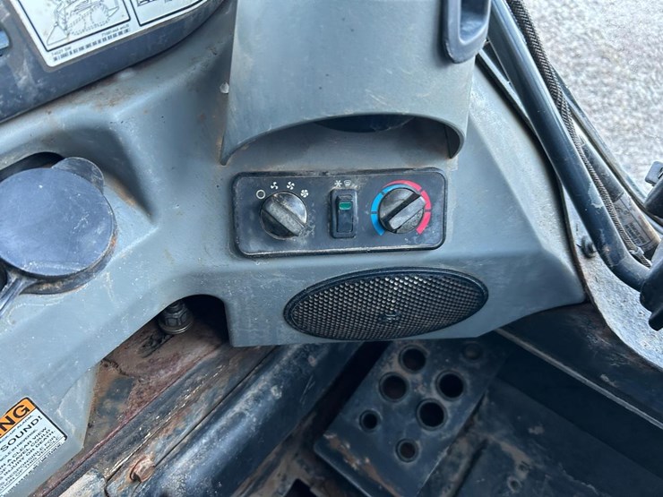 bobcat-t550-image-24